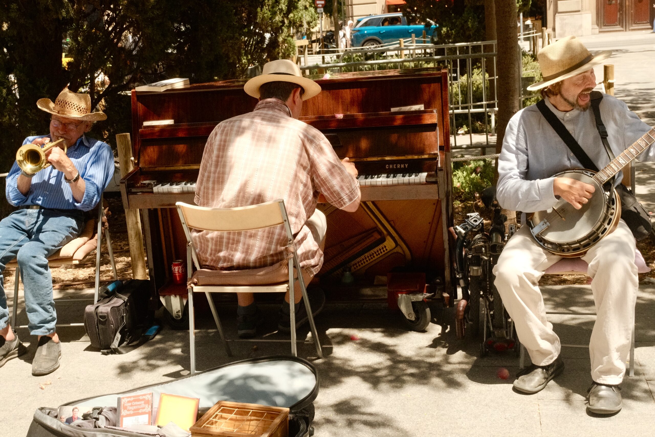 Living in Barcelona as an Expat: The Real Pros and Cons in 2026